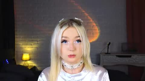 Snapshot of twinklefluff chatting on 09.14.25 twinklefluff online show from 09.14.25