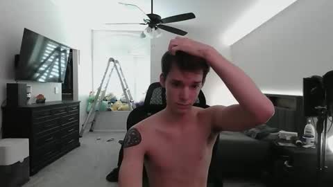 Snapshot of twinkvibez chatting on 11.13.25 OnlyOwen online show from 11.13.25