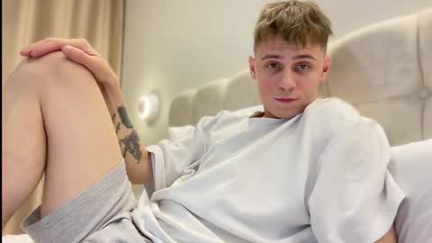 Snapshot of tyler_garrner chatting on 09.09.25 tyler_garrner online show from 09.09.25