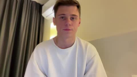 Snapshot of tyler_garrner chatting on 10.04.25 tyler_garrner online show from 10.04.25