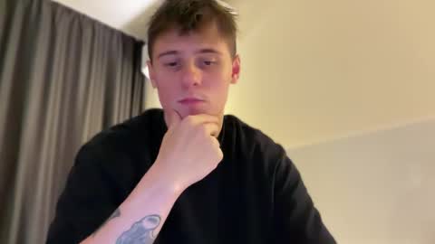 Snapshot of tyler_garrner chatting on 10.19.25 tyler_garrner online show from 10.19.25