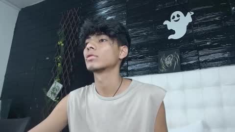 tyler_wolf_1 online show from 10.21.25