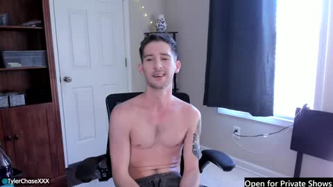 Snapshot of tylerchasexxx chatting on 01.17.25 Tyler Chase online show from 01.17.25