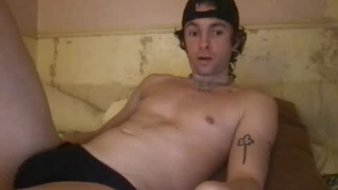 Snapshot of tylerrrrrrk chatting on 11.02.25 tylerrrrrrk online show from 11.02.25