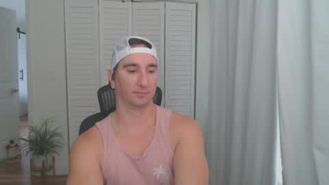 Snapshot of uglyduck3532 chatting on 01.20.25 uglyduck3532 online show from 01.20.25