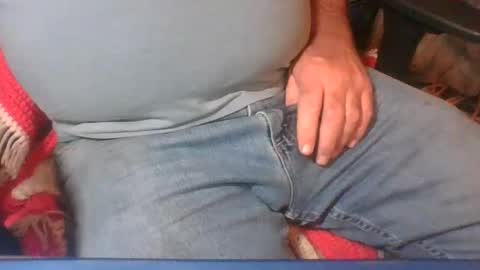 Snapshot of uncutmike7x5 chatting on 12.04.24 uncutmike7x5 online show from 12.04.24