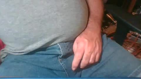 Snapshot of uncutmike7x5 chatting on 12.18.24 uncutmike7x5 online show from 12.18.24