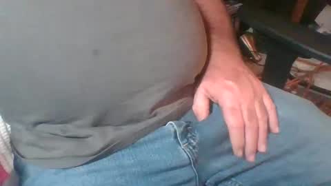 Snapshot of uncutmike7x5 chatting on 01.01.25 uncutmike7x5 online show from 01.01.25