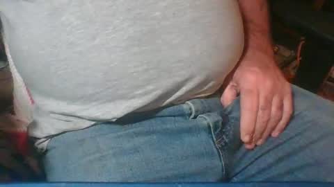 Snapshot of uncutmike7x5 chatting on 01.17.25 uncutmike7x5 online show from 01.17.25