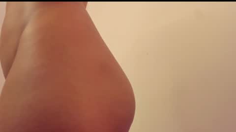 Snapshot of unu_nai chatting on 12.30.24 new INSTA online show from 12.30.24