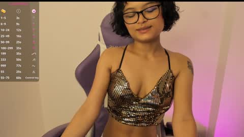 Snapshot of unu_nai chatting on 01.01.25 new INSTA online show from 01.01.25