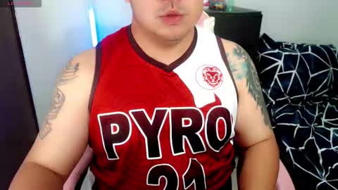 Snapshot of urasain_chub921 chatting on 11.08.25 Mike online show from 11.08.25