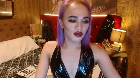 Snapshot of urcumgirlasiants chatting on 12.27.24 KENDALL online show from 12.27.24