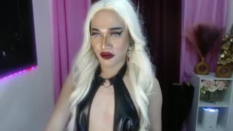 Snapshot of urcumgirlasiants chatting on 10.11.25 KENDALL online show from 10.11.25