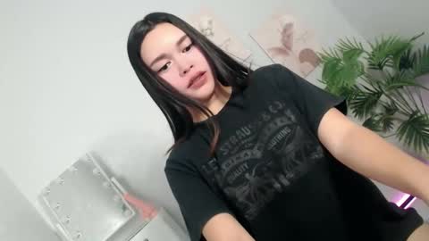 Snapshot of ure_asiancockgirl07 chatting on 10.20.25 Bretesh online show from 10.20.25
