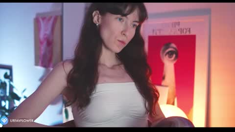 Snapshot of urfavflwers chatting on 02.03.25 Aleksandra online show from 02.03.25