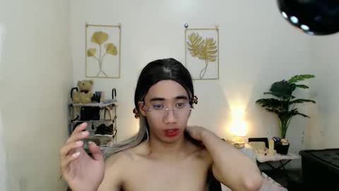 Snapshot of urguy_habibi chatting on 10.28.25 Bib online show from 10.28.25