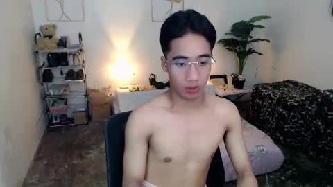 Snapshot of urguy_habibi chatting on 10.29.25 Bib online show from 10.29.25