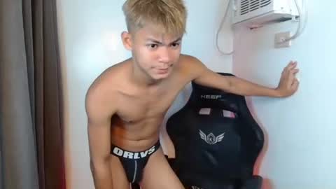 Snapshot of urhotpinoy_izaac chatting on 10.03.25 simeon ulok online show from 10.03.25
