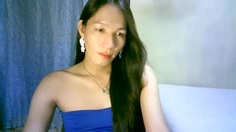 Snapshot of urpinaylovelyjuliaxxx chatting on 02.19.25 queen julia not into CHEAPGUY online show from 02.19.25