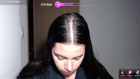 Snapshot of v_vennus chatting on 03.11.25 Vennus online show from 03.11.25