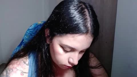 Snapshot of v_vennus chatting on 10.17.25 Vennus online show from 10.17.25