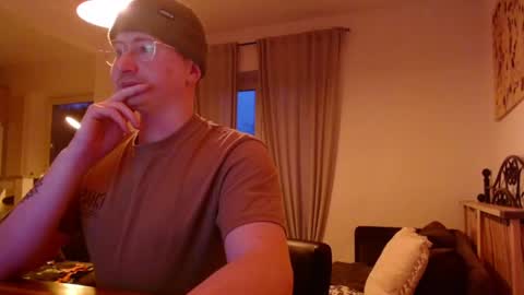 Snapshot of vacation__ chatting on 02.04.25 vacation__ online show from 02.04.25