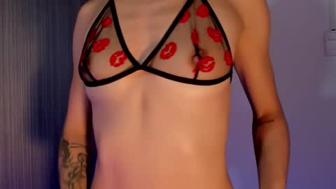 Snapshot of valentina__doll chatting on 10.24.25 Valentina  Dolls online show from 10.24.25
