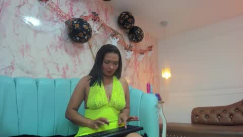 Im Valeria online show from 10.22.25