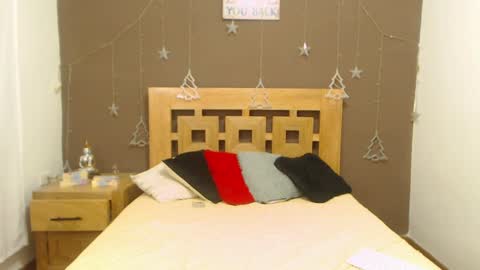 Snapshot of valesantodomingo chatting on 12.04.24 Sofia online show from 12.04.24