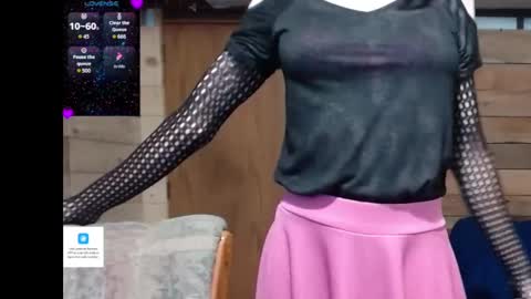 Snapshot of valhanna_ chatting on 09.30.25 Valhanna online show from 09.30.25