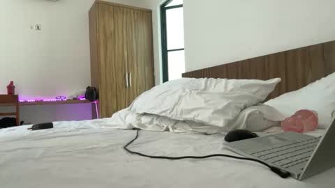 Snapshot of valure_lera chatting on 10.22.25 valure_lera online show from 10.22.25