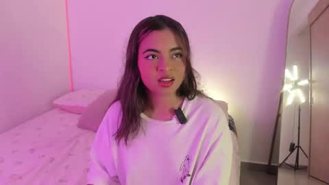 Snapshot of valy_shyness chatting on 10.12.25 valy_shyness online show from 10.12.25