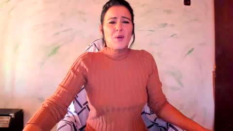 Snapshot of valysexybarbie chatting on 12.20.24 valentina online show from 12.20.24