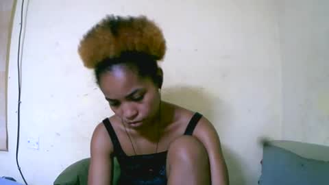 Snapshot of vanah344375 chatting on 10.13.25 vanah344375 online show from 10.13.25