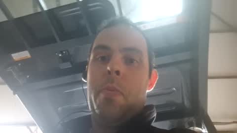 Snapshot of vancauterenjeroen chatting on 10.27.25 vancauterenjeroen online show from 10.27.25