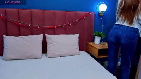 Snapshot of vanillakelly chatting on 02.12.25 Sofia online show from 02.12.25