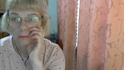Vanillaxcreamy online show from 12.11.24
