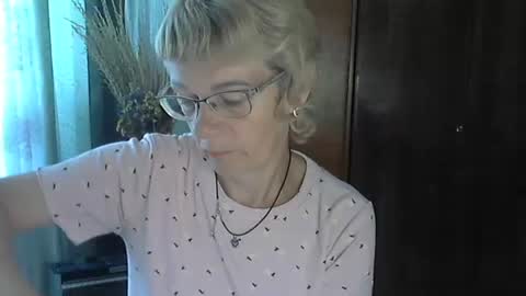 Vanillaxcreamy online show from 10.03.25
