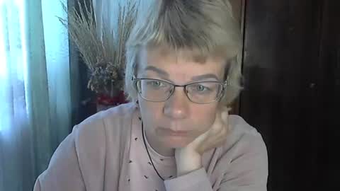 Vanillaxcreamy online show from 10.18.25