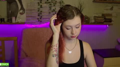 Snapshot of vasilisa_lik chatting on 02.28.25 Vasilisa lik online show from 02.28.25