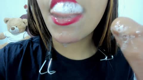 Snapshot of veky_saliva01 chatting on 01.16.25 camila online show from 01.16.25