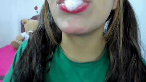 Snapshot of veky_saliva01 chatting on 01.19.25 camila online show from 01.19.25