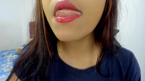 Snapshot of veky_saliva01 chatting on 02.26.25 camila online show from 02.26.25