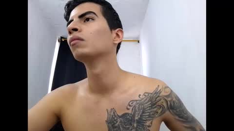 velk_hot1 online show from 12.19.24