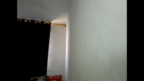 velk_hot1 online show from 01.15.25