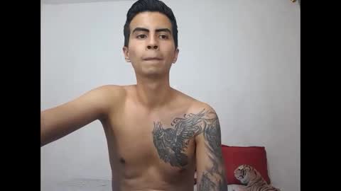 velk_hot1 online show from 02.15.25