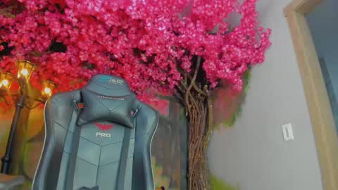 Venus Blazer  online show from 10.18.25