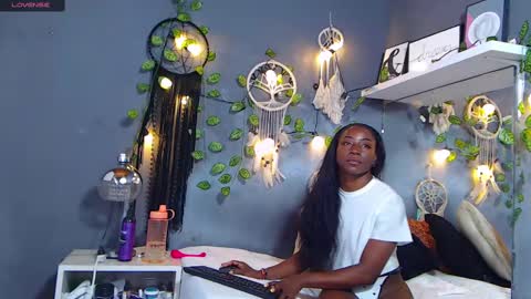 Snapshot of venusbsq chatting on 02.24.25 Venus online show from 02.24.25