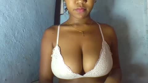 Snapshot of verolla31 chatting on 02.20.25 verolla31 online show from 02.20.25